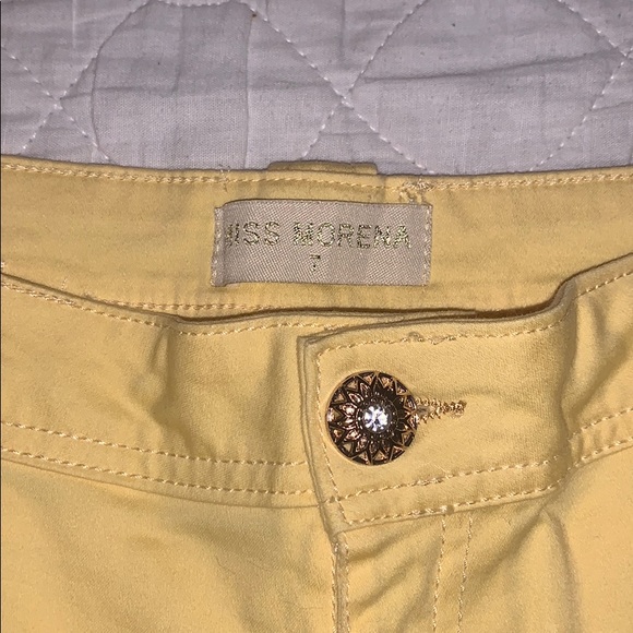 MISS MORENA women’s shorts in yellow - Picture 2 of 3